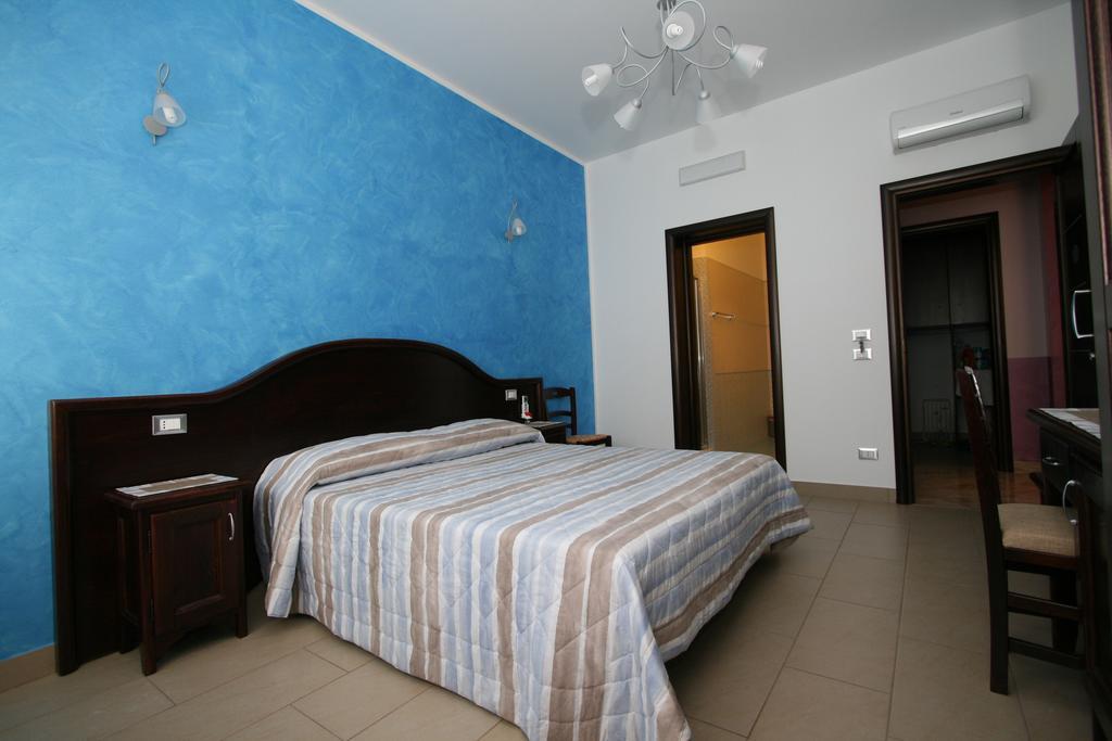 Baia Santa Margherita B&B Castelluzzo Phòng bức ảnh