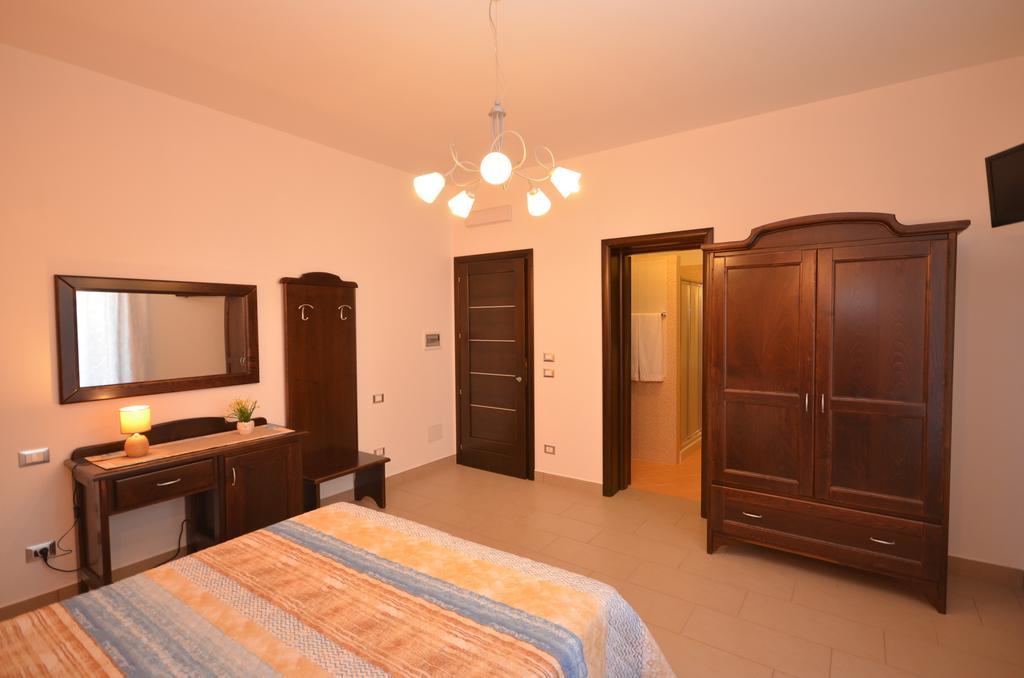 Baia Santa Margherita B&B Castelluzzo Phòng bức ảnh
