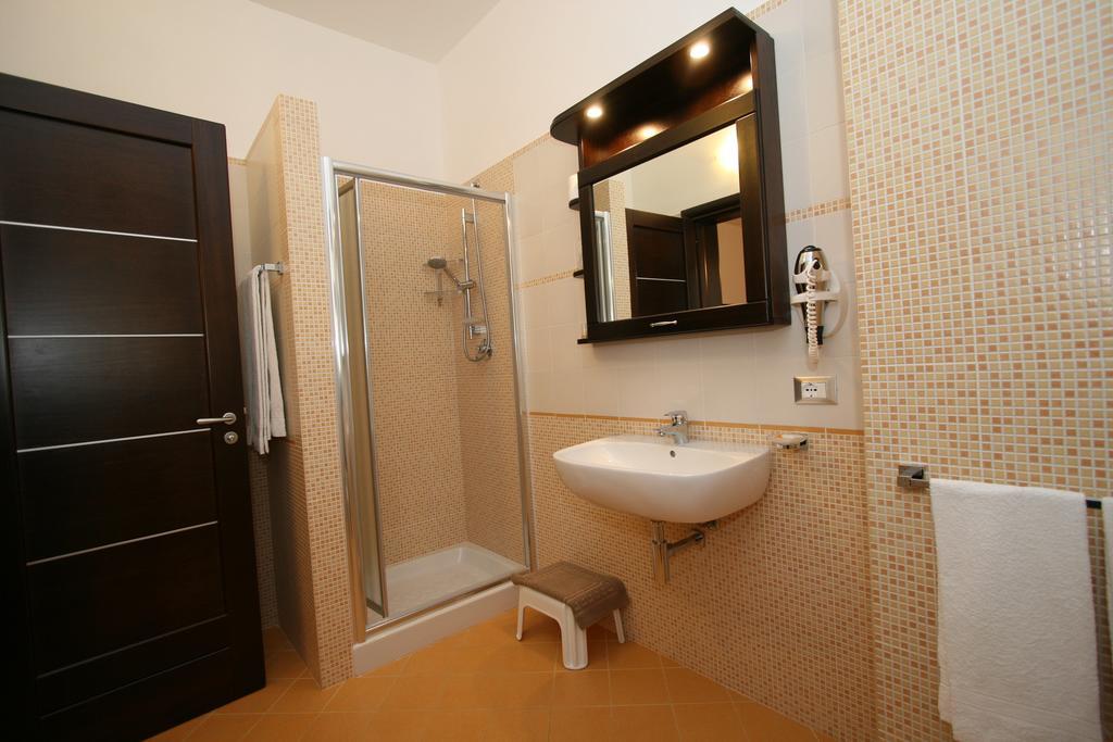 Baia Santa Margherita B&B Castelluzzo Phòng bức ảnh