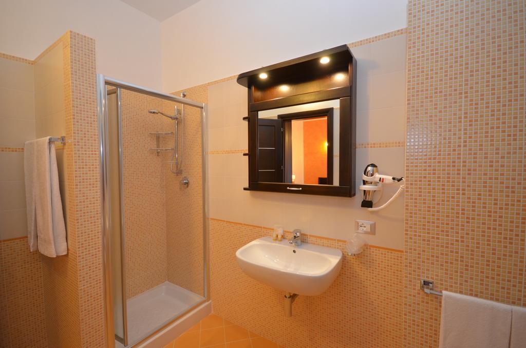 Baia Santa Margherita B&B Castelluzzo Phòng bức ảnh